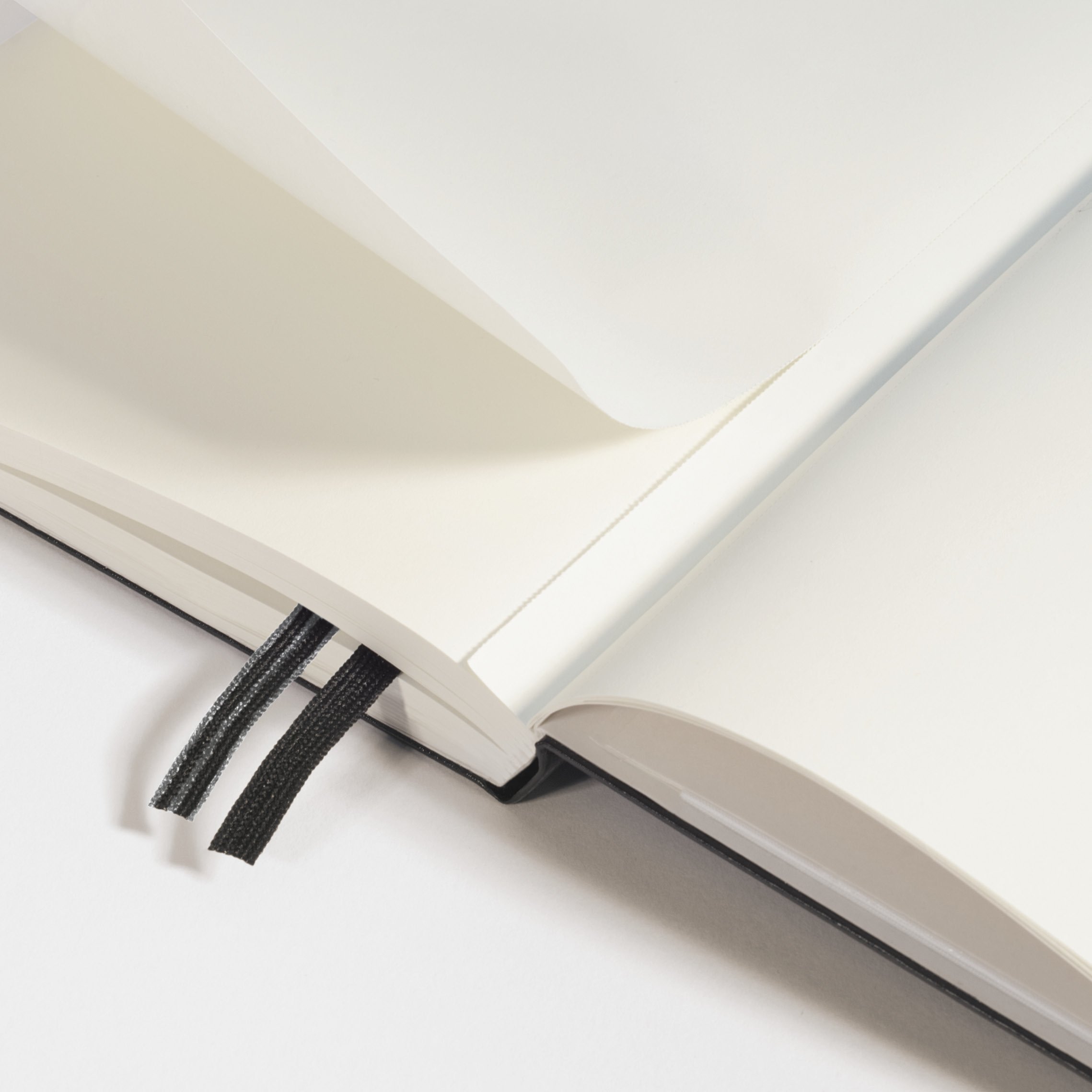 leuchtturm1917-notizbuch-medium-a5-hardcover-liniert-marine image 5