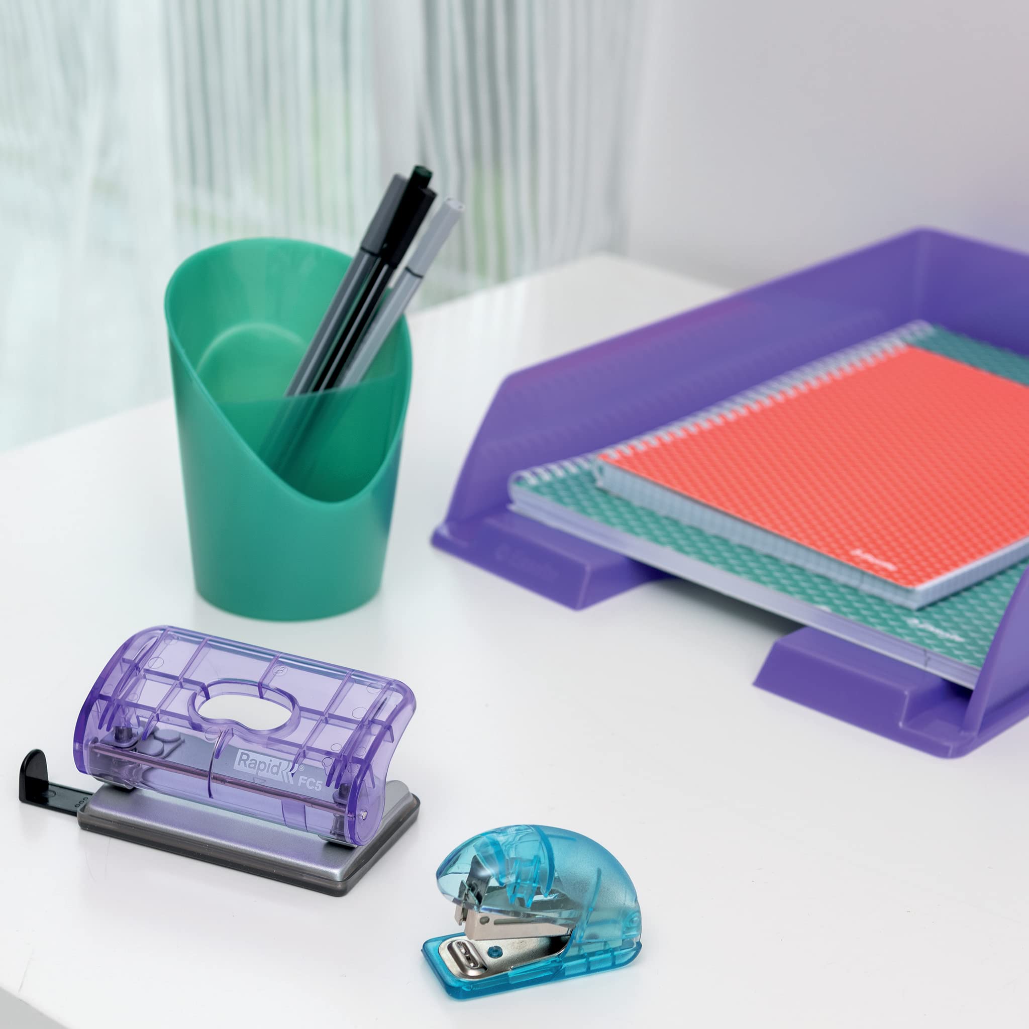 esselte-colour-breeze-stifthalter-mit-2-f-chern-lavendel-628460 image 2