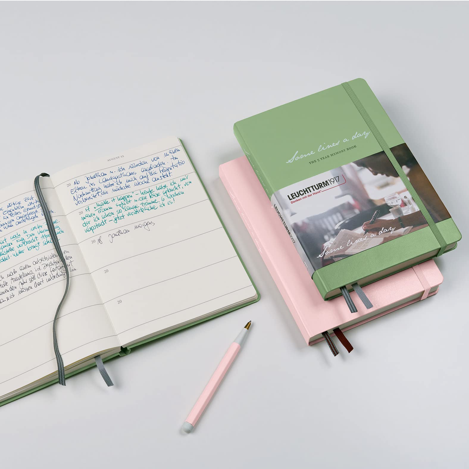 leuchtturm1917-some-lines-a-day-5-jahres-buch-medium-a5-salbei image 2