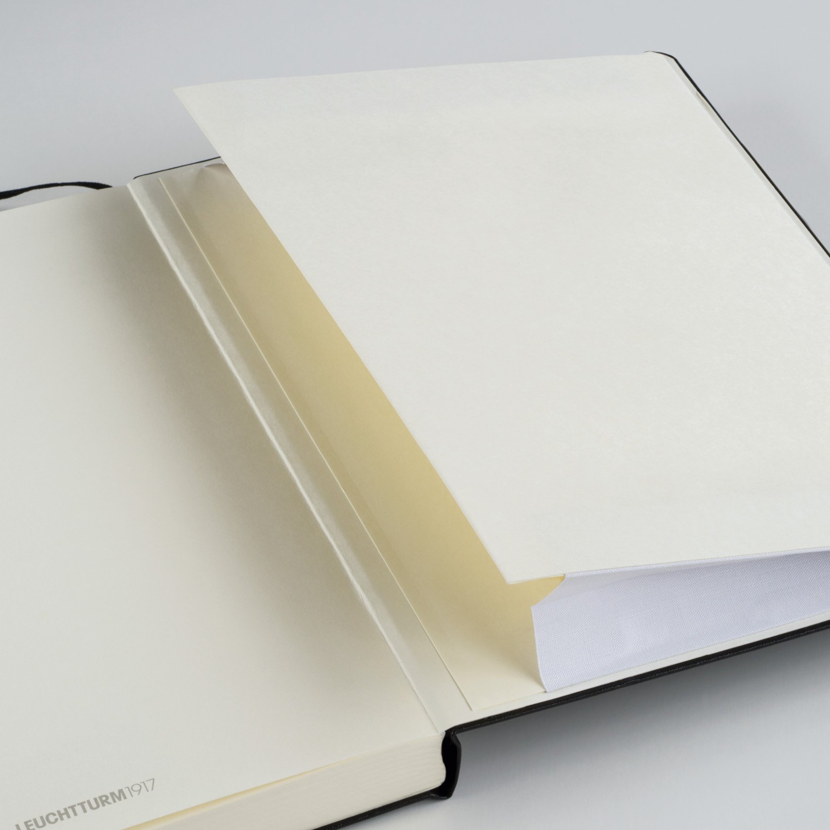 leuchtturm1917-notizbuch-medium-a5-hardcover-liniert-marine image 4