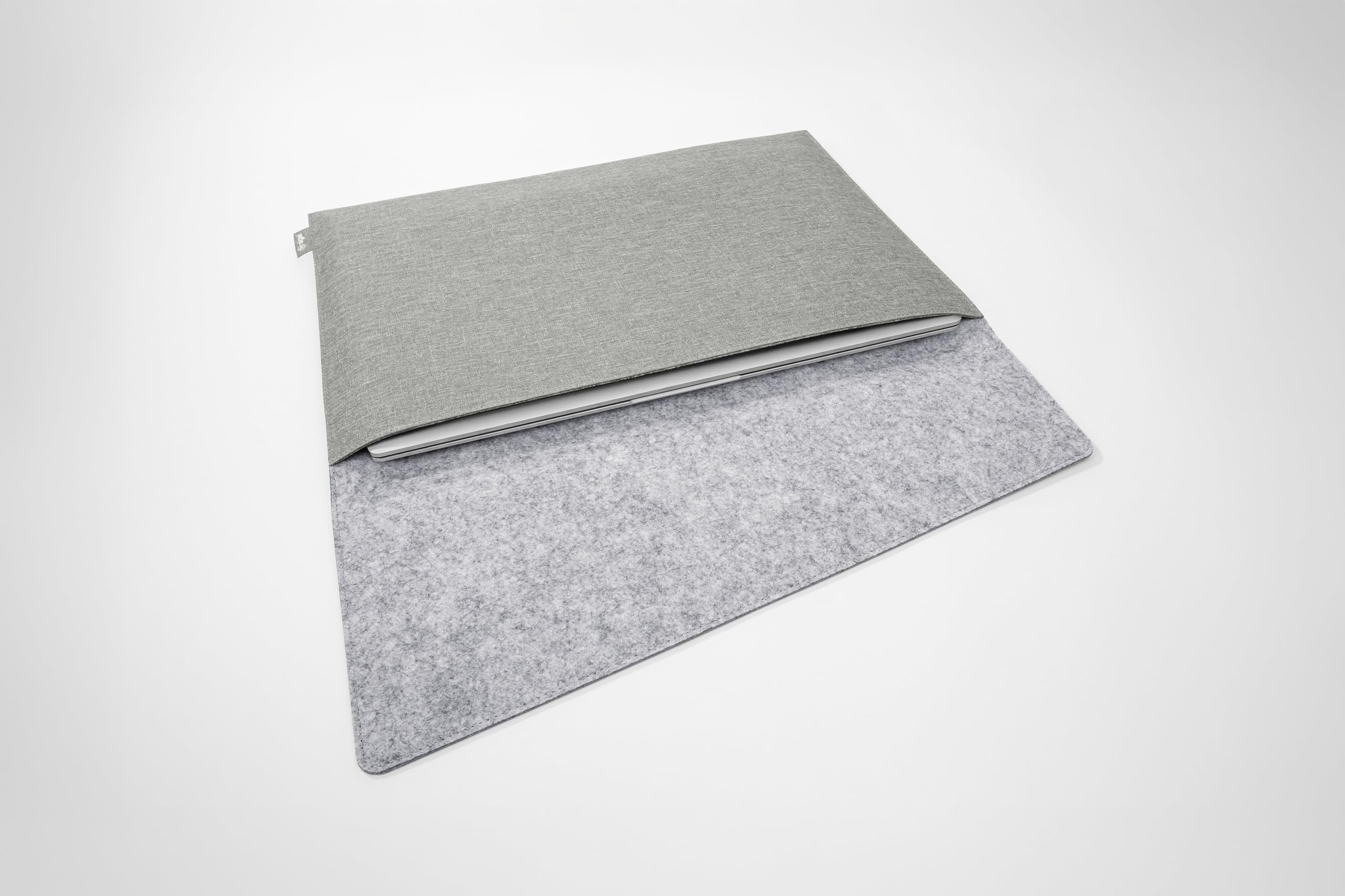 sigel-laptop-tasche-slim-sleeve-14-zoll-rpet-filz-hellgrau-mit-magnetverschluss image 3