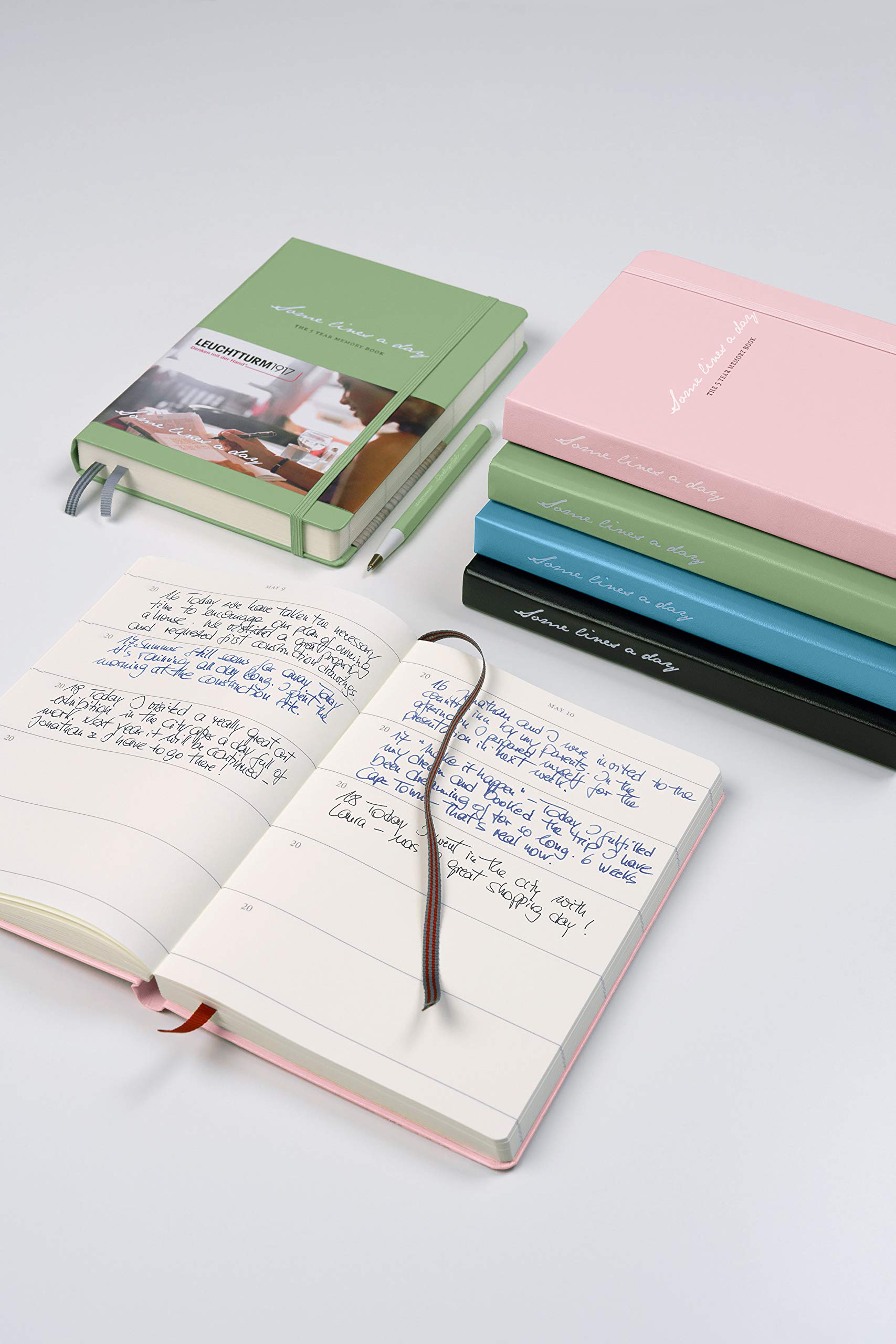 leuchtturm1917-some-lines-a-day-5-jahres-buch-medium-a5-salbei image 3