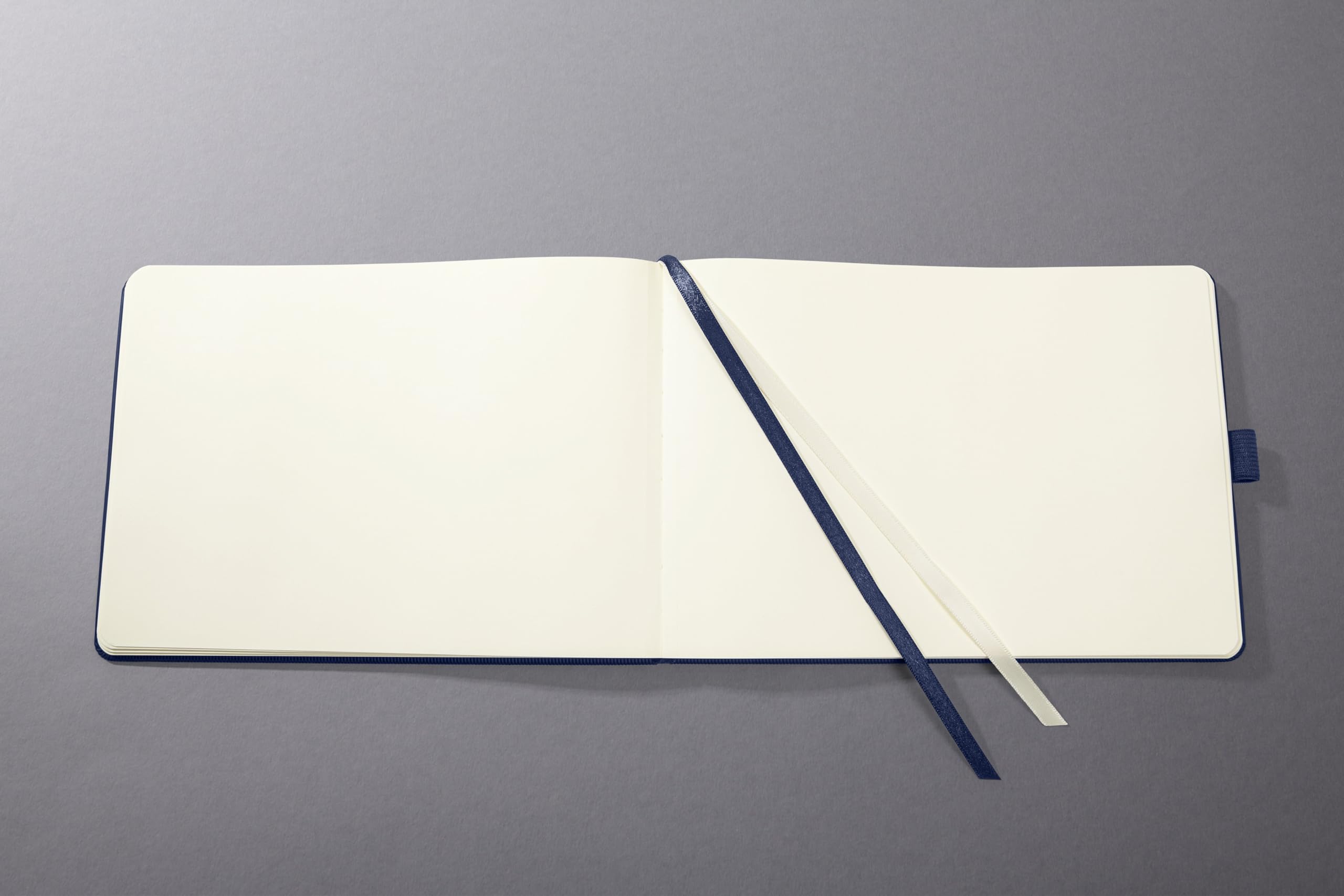 sigel-conceptum-premium-notizbuch-a4-quer-blanko-dunkelblau-hardcover-132-seiten image 2